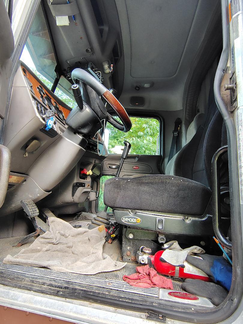 2007 PETERBILT 386 - Image 9